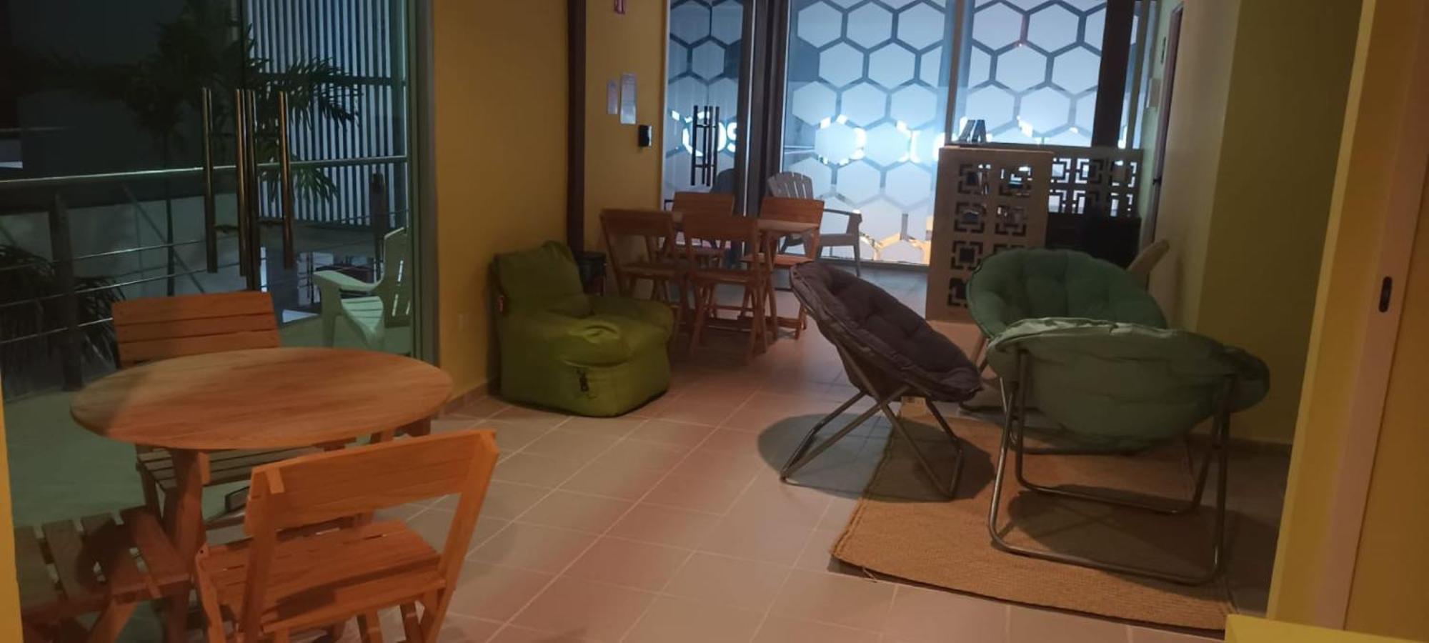Hostel Tropico 20 Pdc Плая дел Кармен Екстериор снимка