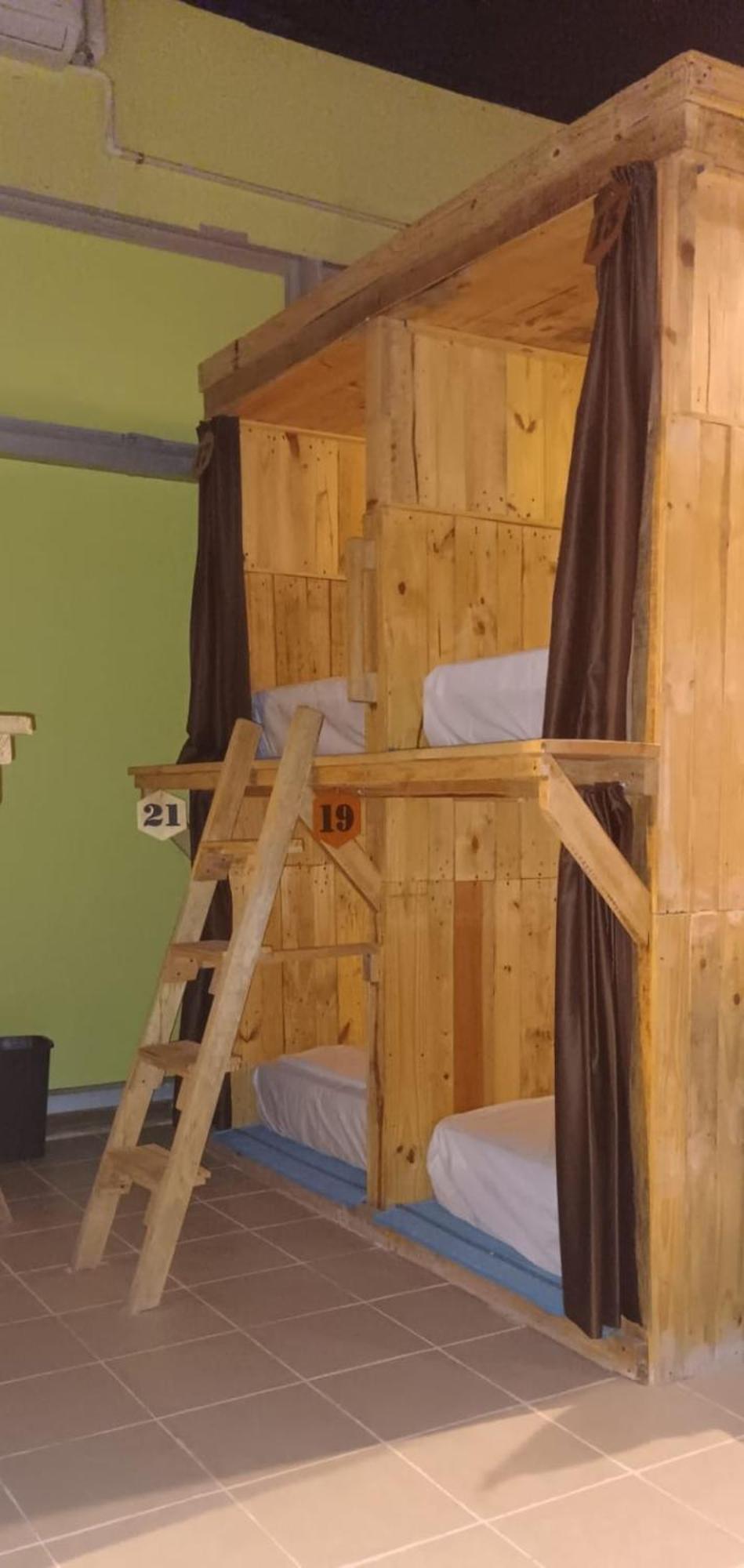 Hostel Tropico 20 Pdc Плая дел Кармен Екстериор снимка