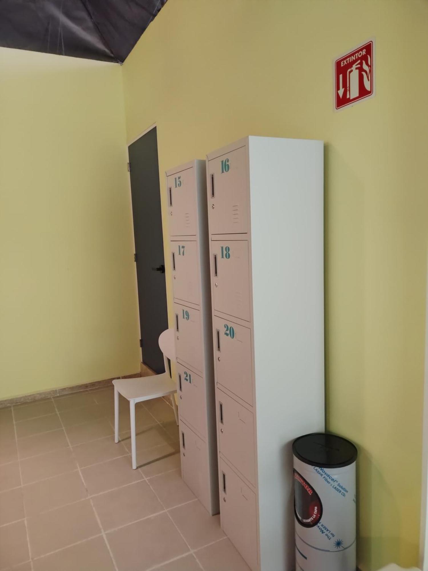 Hostel Tropico 20 Pdc Плая дел Кармен Екстериор снимка